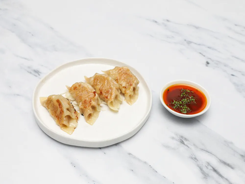 Chicken Gyoza (4) with Chilli Dip